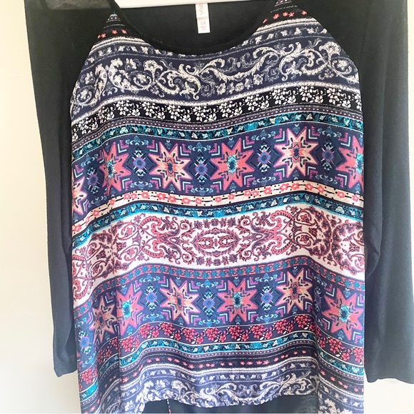 Xhilaration Shirt, Blousy front, Thin Transparent Open Back, Colorful, Large - Picture 3 of 7